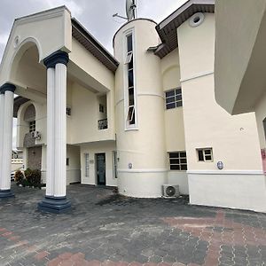 Cribville Hotel & Suites